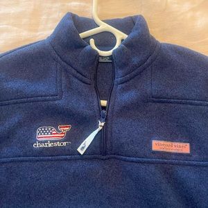 Vineyard Vines pullover with American 🇺🇸